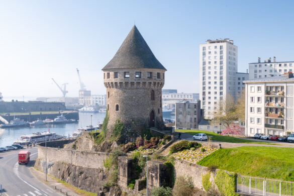 alt="La Tour Tanguy vestige du Moyen-Age"